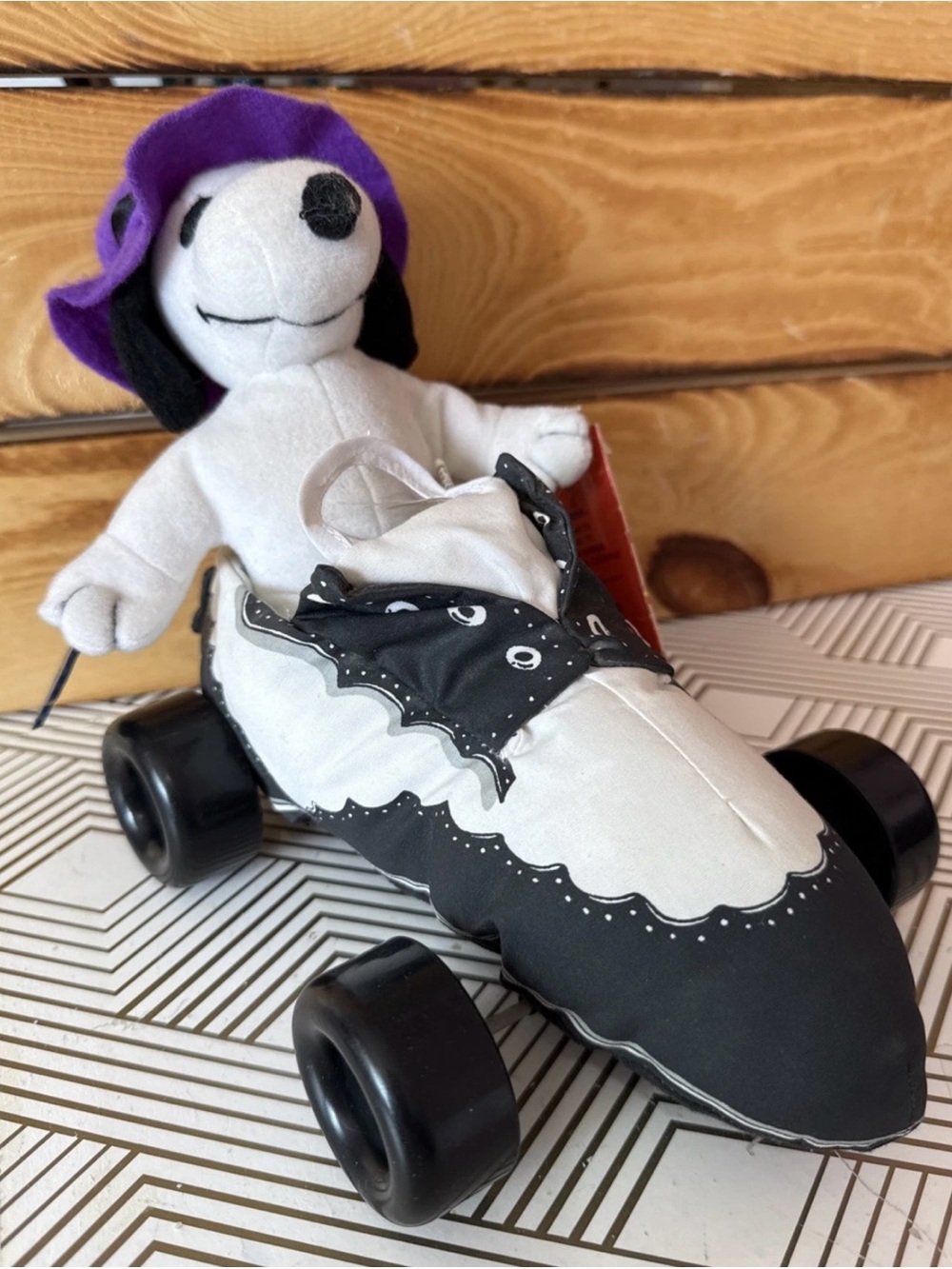 VTG SNOOPY PLUSH RIDING IN SHOE WITH WHEELS 1958 BY APPLAUSE